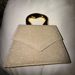 🧾Elegant Cream Handbag with Gold Handle